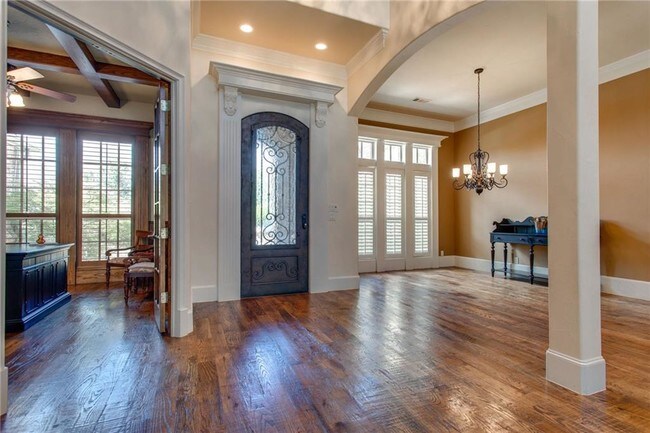 Building Photo - 701 Castle Rock Dr