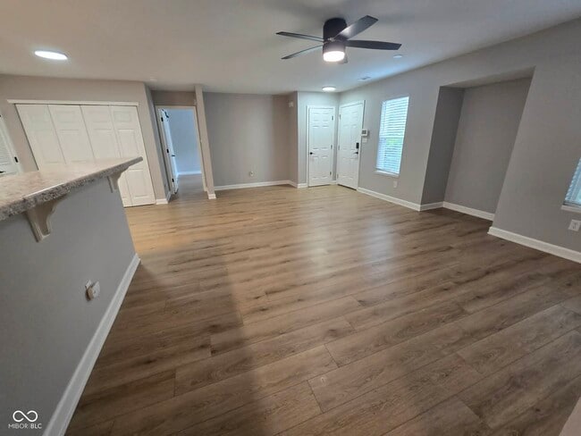 Building Photo - 481 Villa Meadow Dr