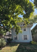 Building Photo - 1005 E Johnson St