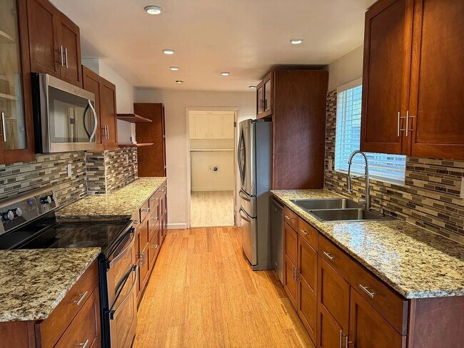 Foto del edificio - 9701 SE 7th St