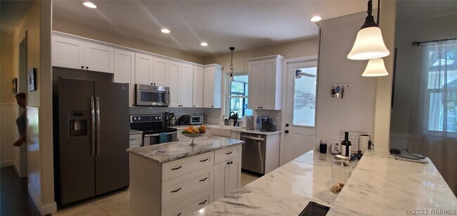 Foto del edificio - 1508 S Riverside Dr