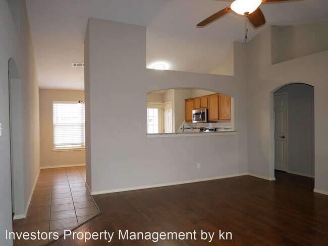 Building Photo - 3 br, 2 bath House - 2610 Red Oak Drive