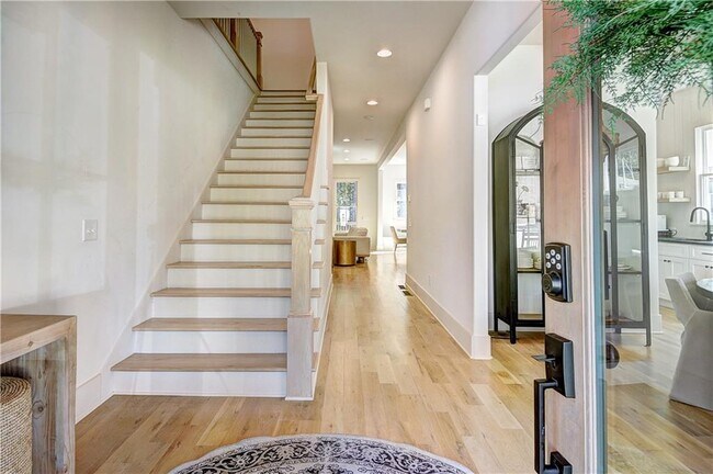 Foto del edificio - 1268 Hayes Dr SE