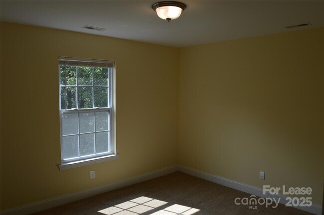 Foto del edificio - 132 Springfield Rd