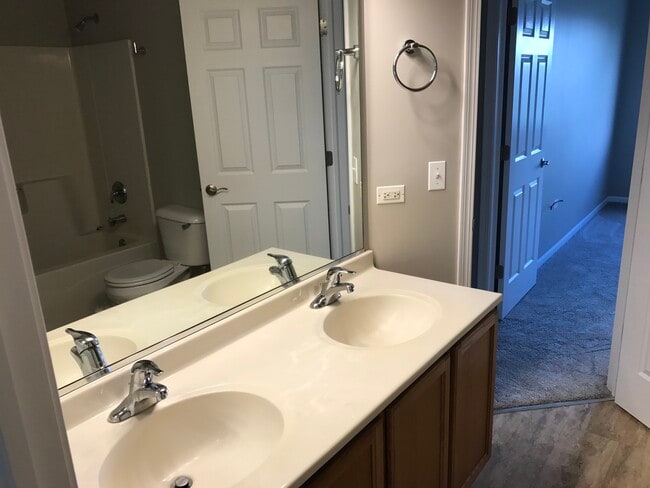 Building Photo - 538 Mallard Ln