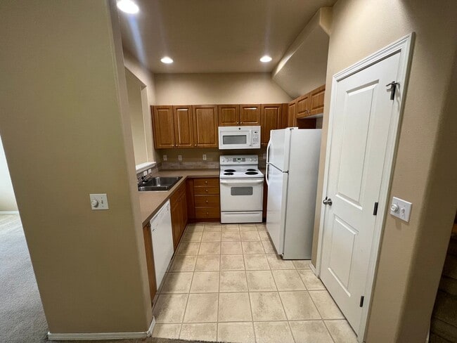 Foto del edificio - 2 Bed/1.5 Bath Townhome Near the Old Mill