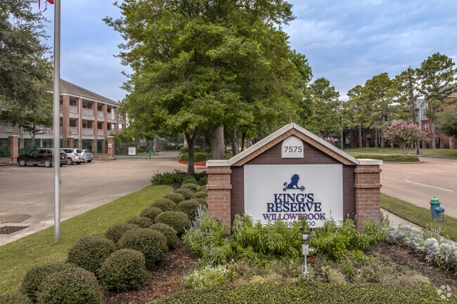 Building Photo - King's Reserve Willowbrook