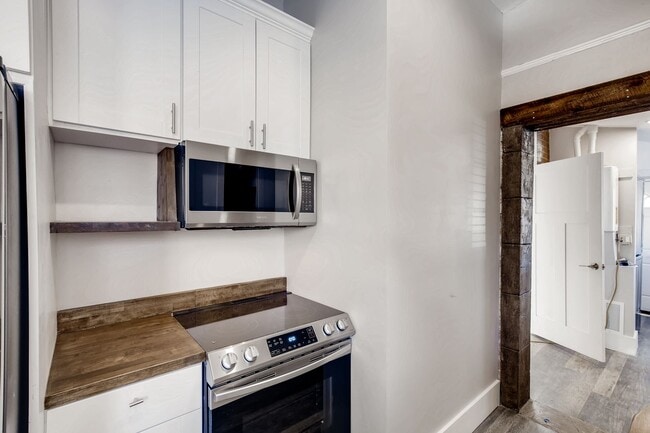 Building Photo - Completely Remodeled Historic Boulder Home...