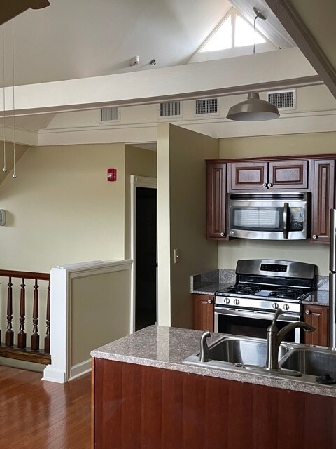 Kitchen - 1410 S Gaines St