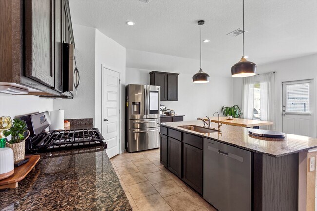 Foto del edificio - 7510 Carson Ct