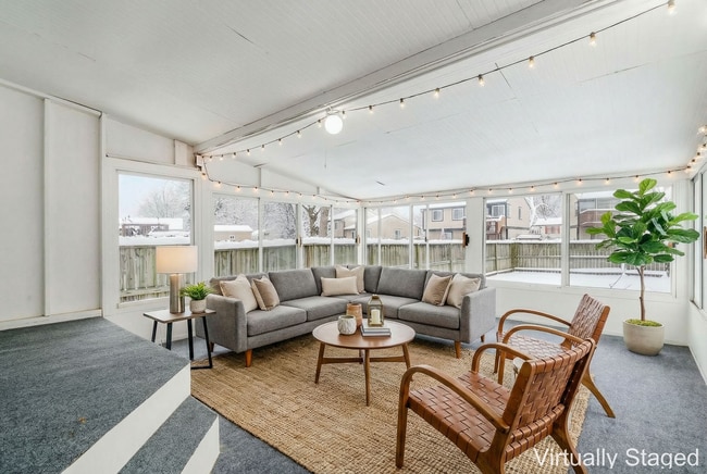 Foto del edificio - Beautifully Updated Reynoldsburg Home Near a Park!