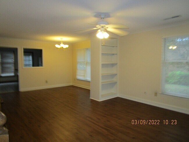 Building Photo - 2181 Tudor St