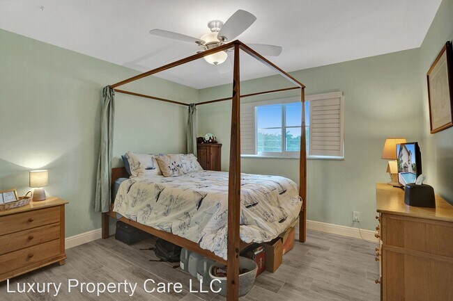 Building Photo - 2 br, 2 bath House - 698 NE Spanish River ...