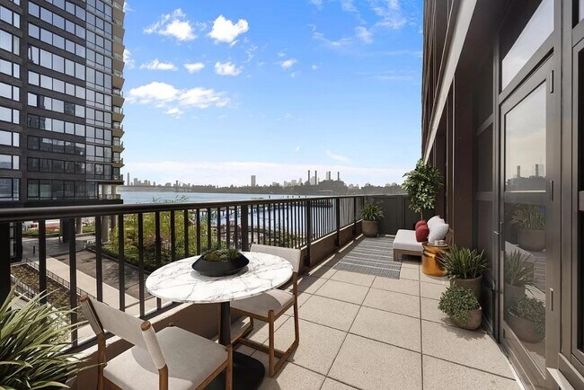 Foto del edificio - Landmark Living on The Avenue.