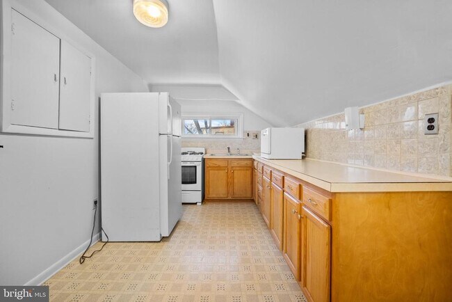 Building Photo - 842 Bethlehem Pike