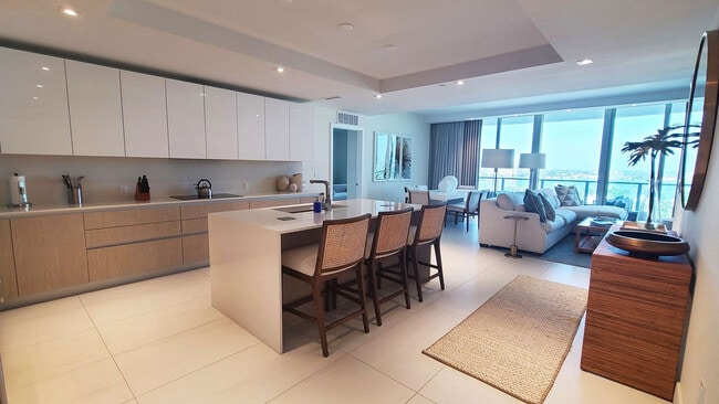 Foto del edificio - 3100 N Ocean Dr