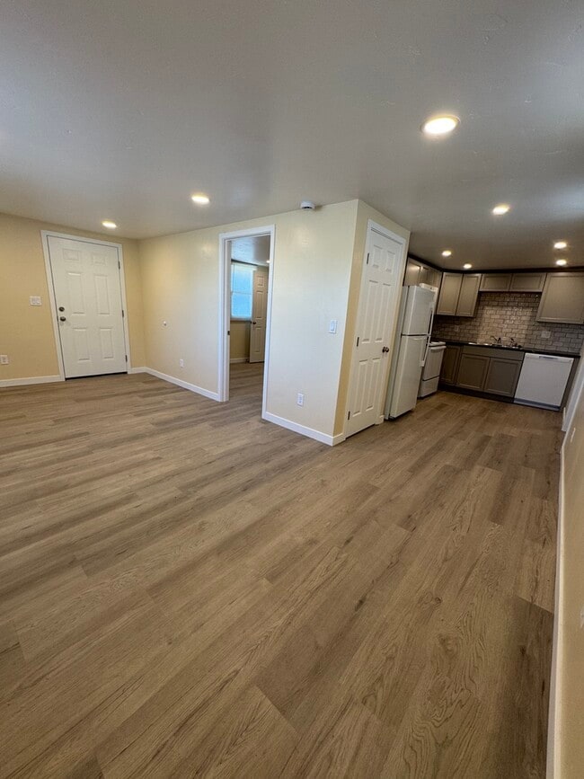 Building Photo - 1360 American Legion Blvd