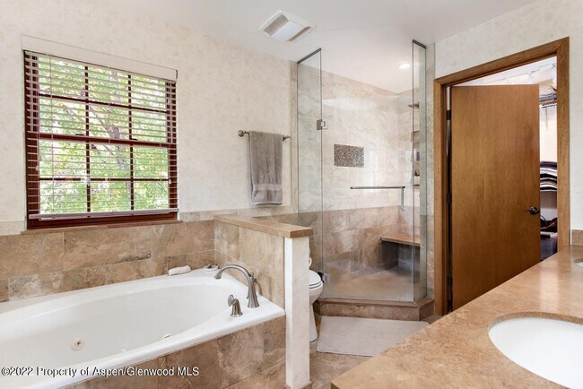 Building Photo - 389 Rabbit Rd