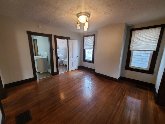 515 Meigs St Unit Upper, Rochester, NY 14607 - Room for Rent in ...