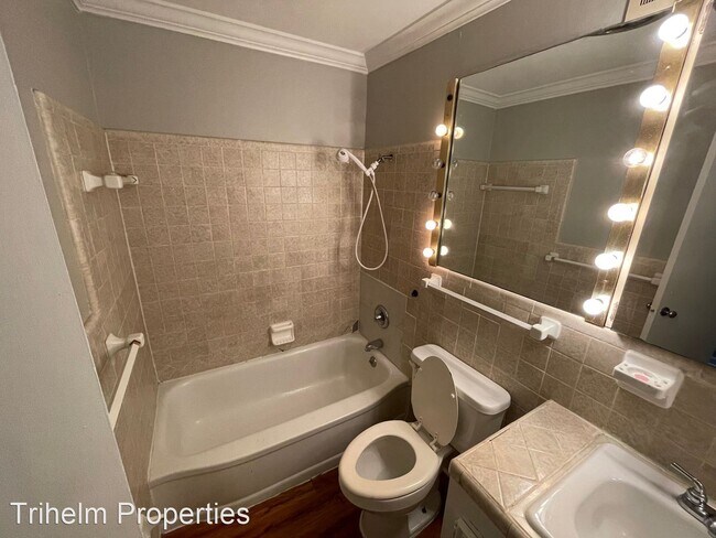 Building Photo - 4 br, 3 bath House - 1680 Winchester St
