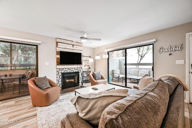 Building Photo - 2959 N 68th Pl