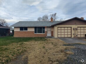 708 N Rd 34