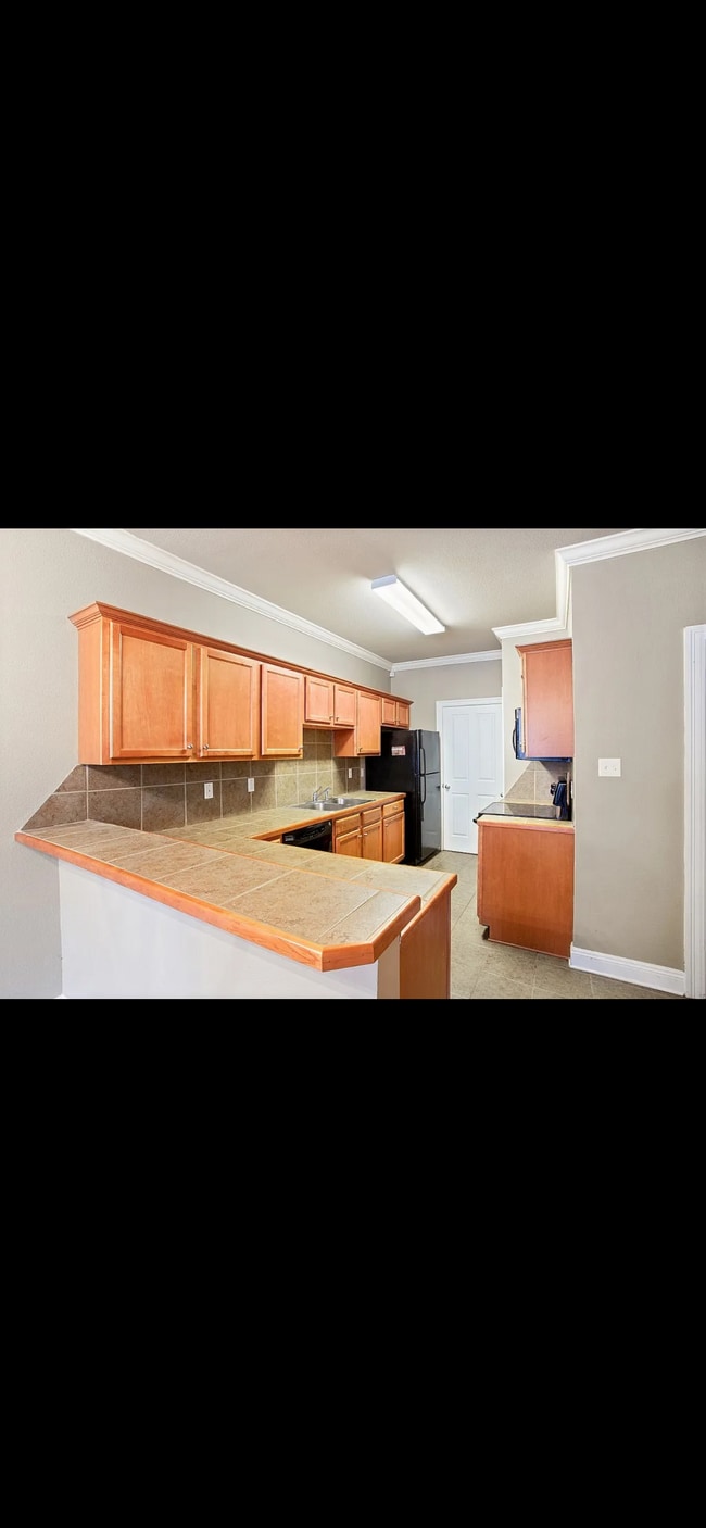 Building Photo - 5234 Arlington Ct