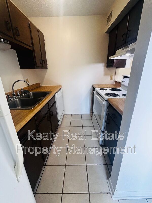 Foto del edificio - 510-4 Fox Run Avenue