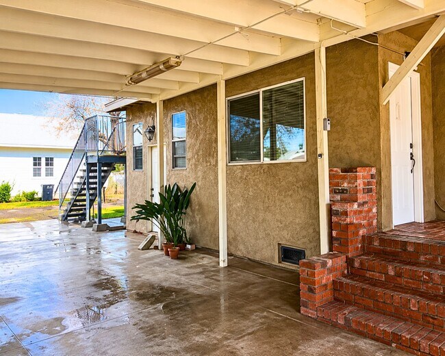 Building Photo - 860 S Gregory St