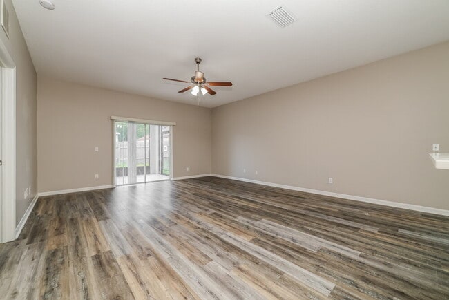 Foto del edificio - 13417 Silvercreek Dr