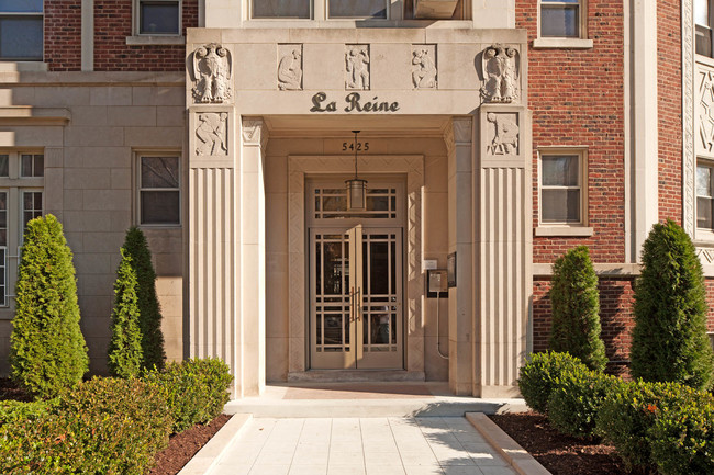 Foto del edificio - La Reine Apartments