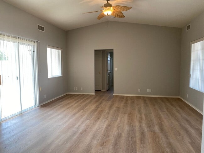 Building Photo - Great Home in Sunrise Vistas