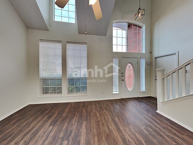 Building Photo - 3222 Blue Jay Lane