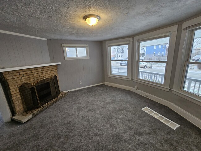 Foto del edificio - 10602 Earle Ave