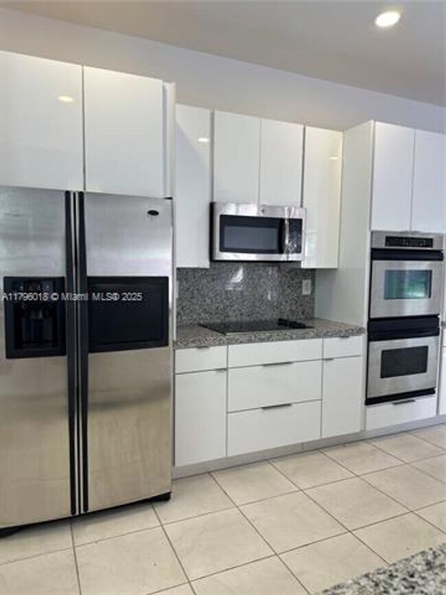 Building Photo - 11388 NW 68th St