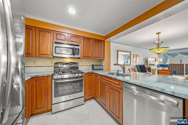 Building Photo - 303 Ellery Ct