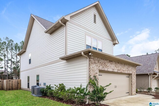 Building Photo - 2078 Springfield Dr