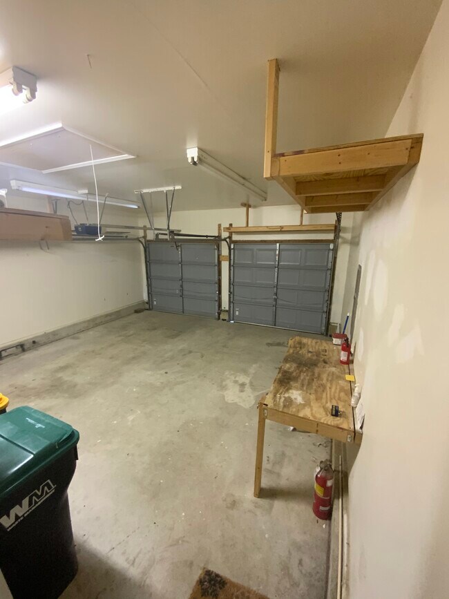 Garage - 996 Tamara Dr