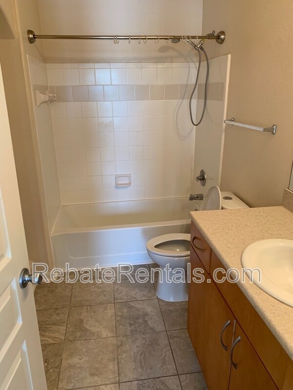 Foto del edificio - 8290 Gate Pkwy W