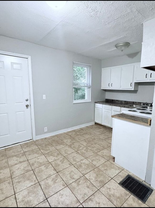 Foto del edificio - 2227 Homestead Dr