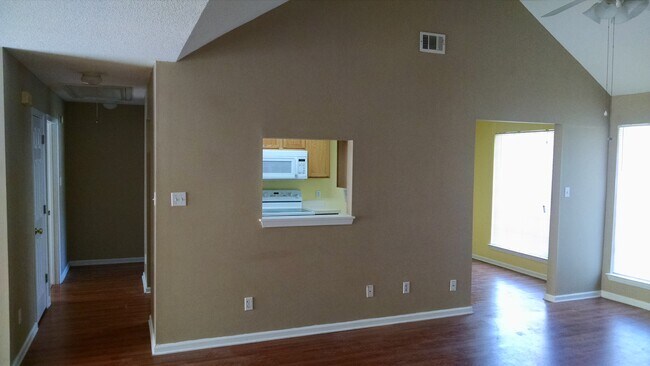 Foto del edificio - 208 Cassidy Way