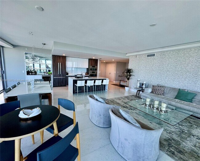Foto del edificio - 488 NE 18th St