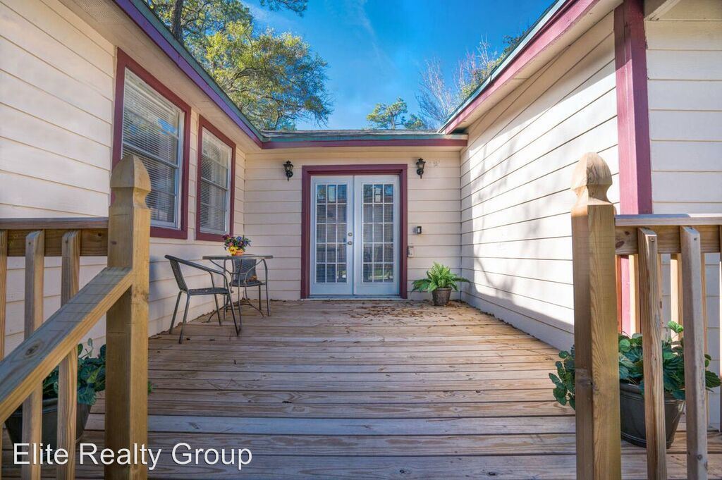 Foto principal - 4831 Plymouth St