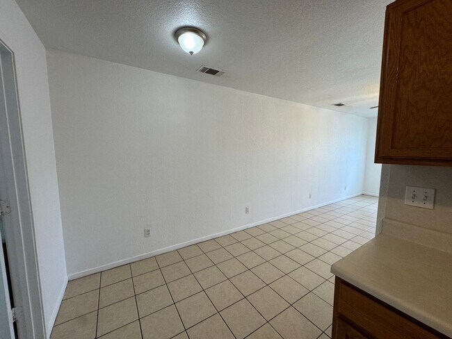 Foto del edificio - 2804 Leroy Cir