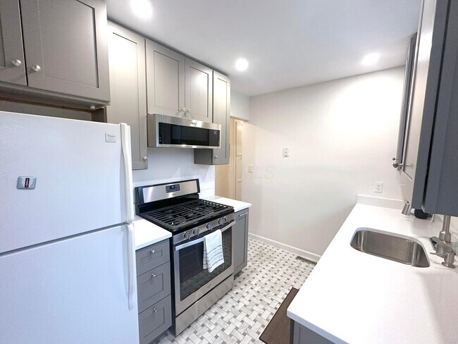 Foto del edificio - 2443 Shrewsbury Rd