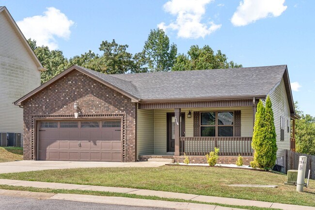 Building Photo - Pet Friendly Three Bedroom!