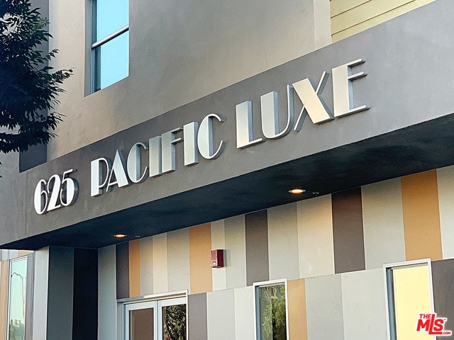 Building Photo - 625 S Pacific Ave