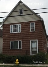 Building Photo - 151 Center St