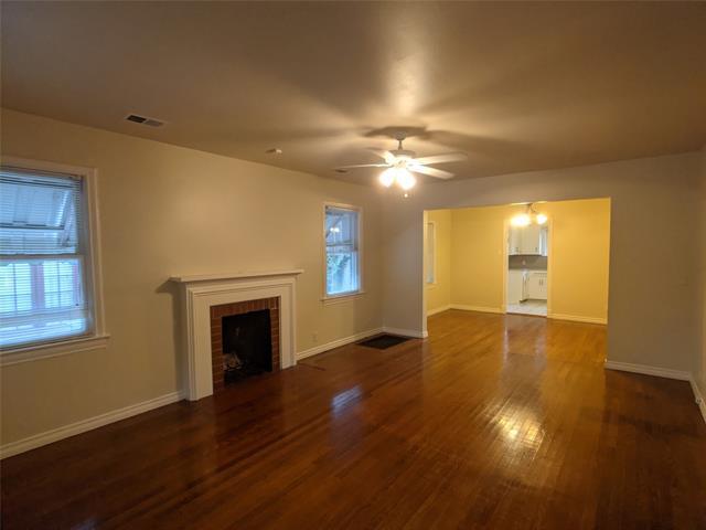 Foto del edificio - 5247 Merrimac Ave
