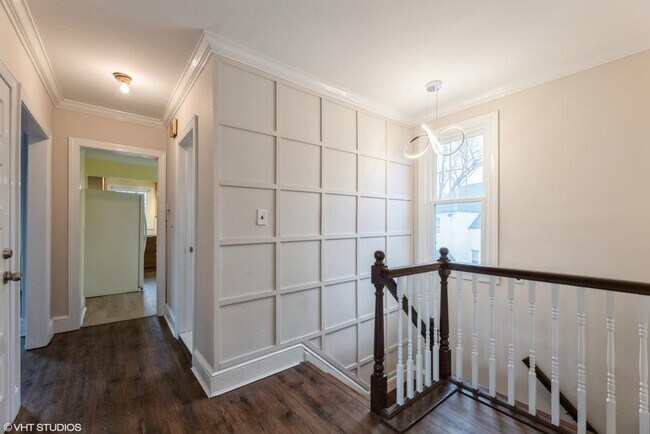 Building Photo - 2 Brookway Ave